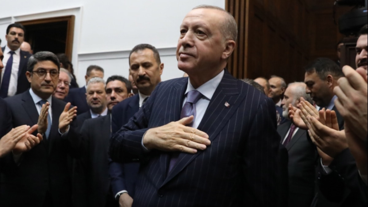 Bir CHP'li belediye daha mı AKP'ye geçiyor?