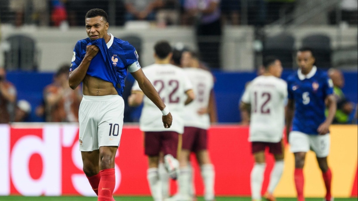 Mbappe'den zehir zemberek açıklama, hocasını hedef aldı