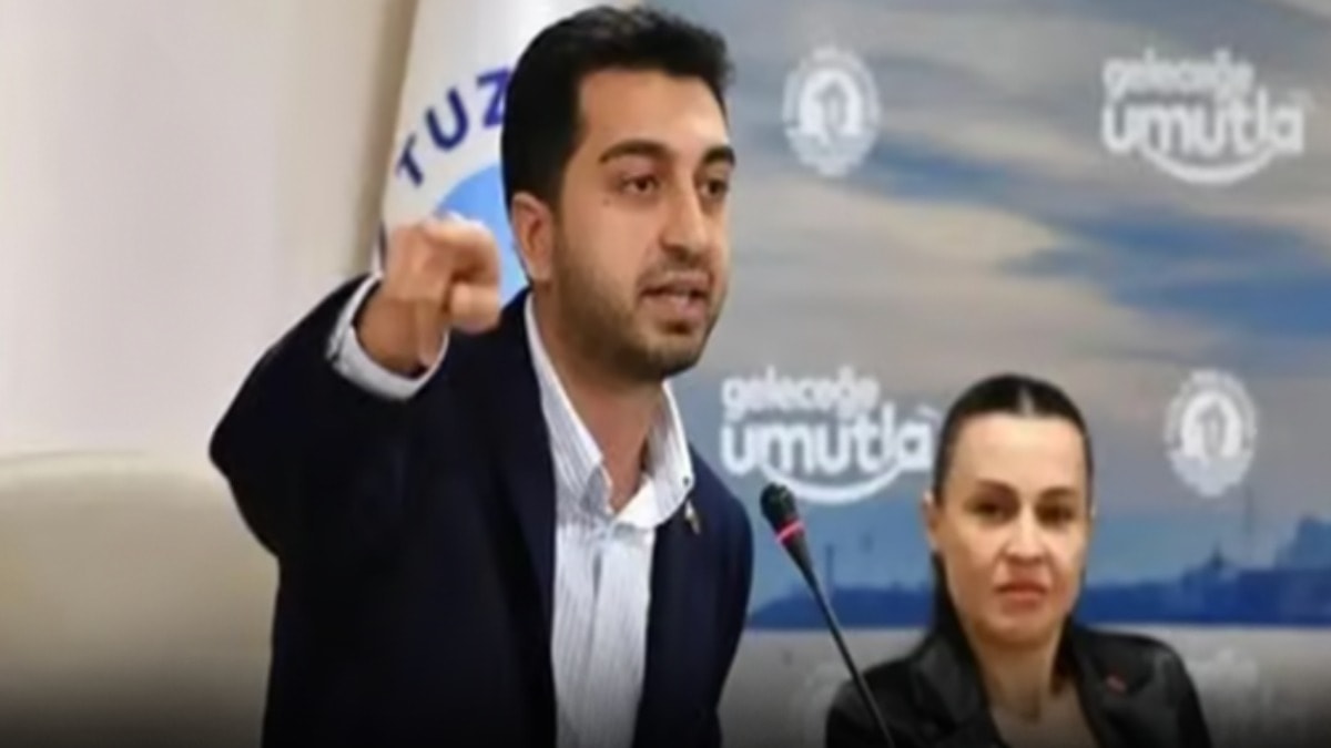 CHP'den AKP'ye geçeceği konuşulan CHP'li belediye başkanı İBB'ye verdi veriştirdi