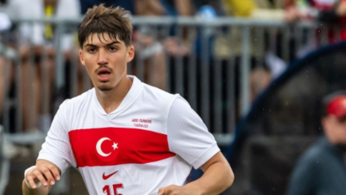 Genç futbolcu yıllardır kurdukları yazlık ev hayalini gerçekleştirdi
