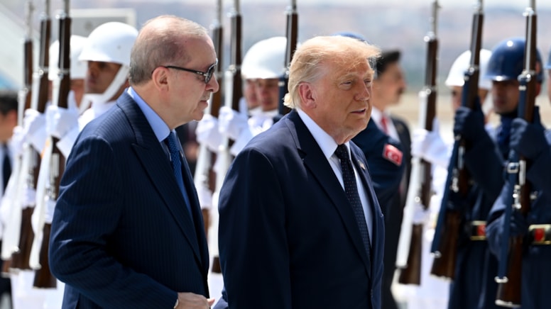Erdoğan Trump'ı apronda karşıladı - Sözcü