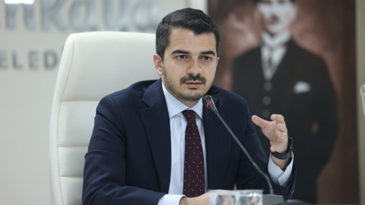 Çankaya'da 'Kılıçdaroğlu' kavgası! Su şişeleri havada uçuştu