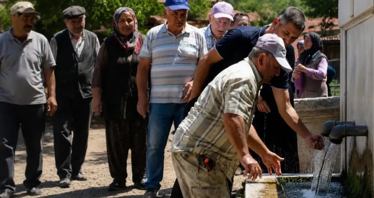 Deli Dumrul köye indi