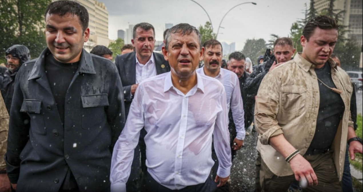 Özgür Özel yarın CHP'den istifa edebilir!