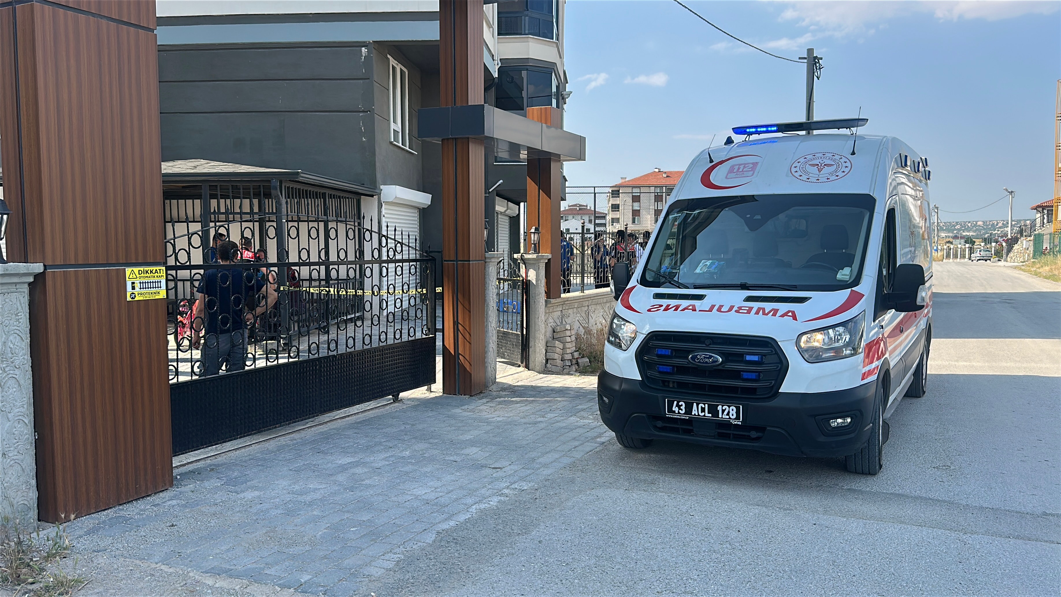 Alzheimer hastası yaşlı kadın 5. kattan düştü