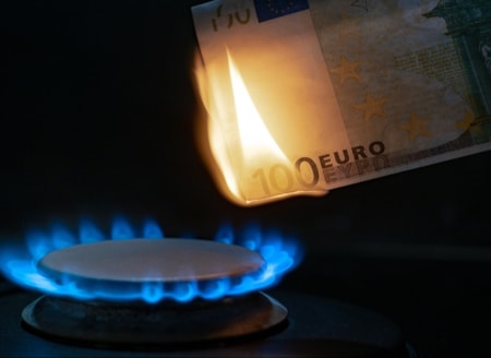 Avrupa'da doğalgaz fiyatları yükseldiAvrupa'da ağustos vadeli doğal gaz kontratlarının fiyatı, megavatsaat başına 63,58 eurodan işlem görüyor