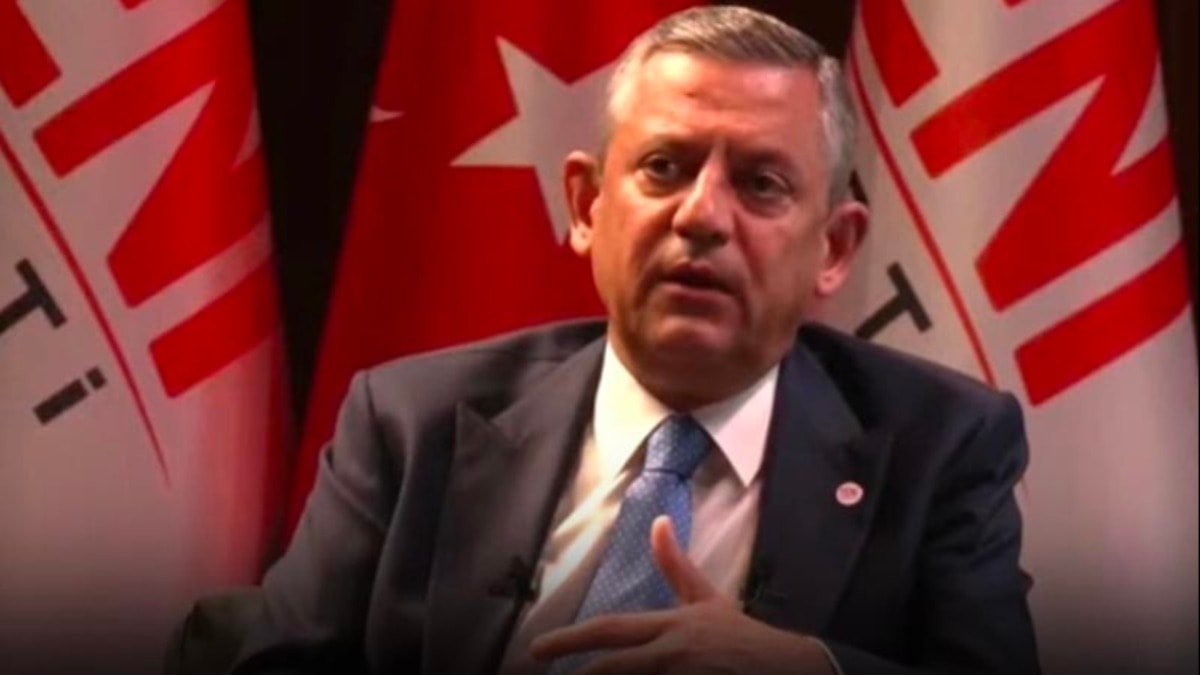 Özgür Özel yapılan baskıyı canlı yayında anlattı: Yeni Parti’ye geçerseniz başınız derde girer