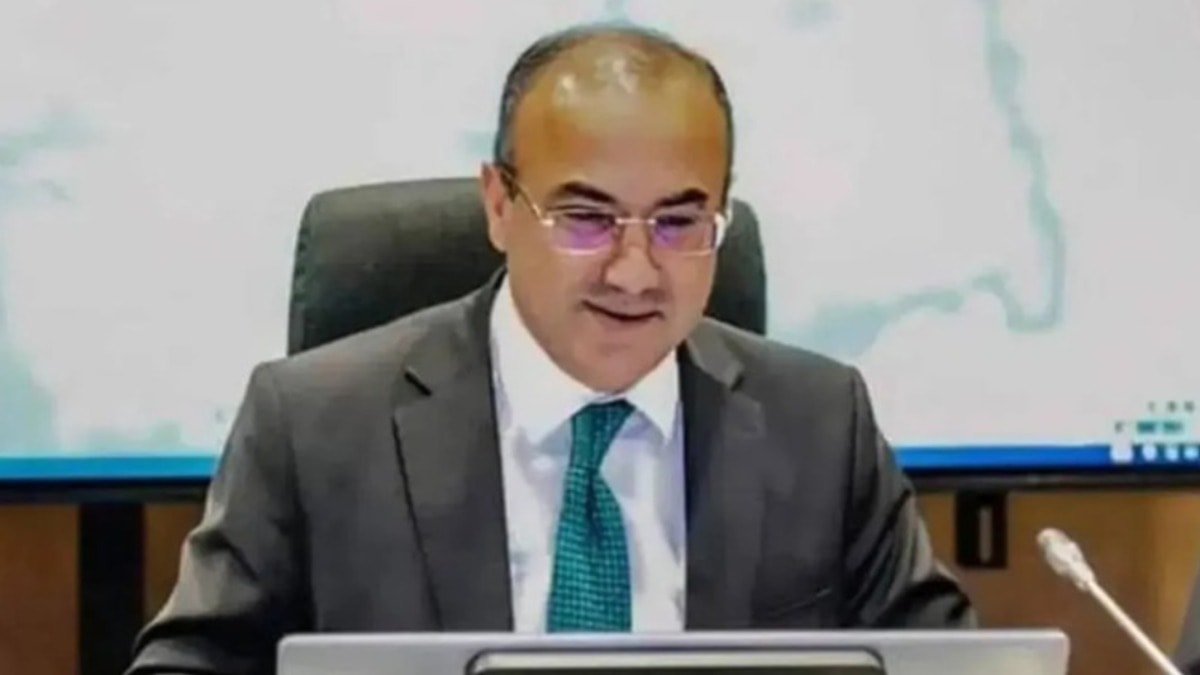 Cezaevinde felç geçirdi mahkemede oturarak  savunma yapabildi