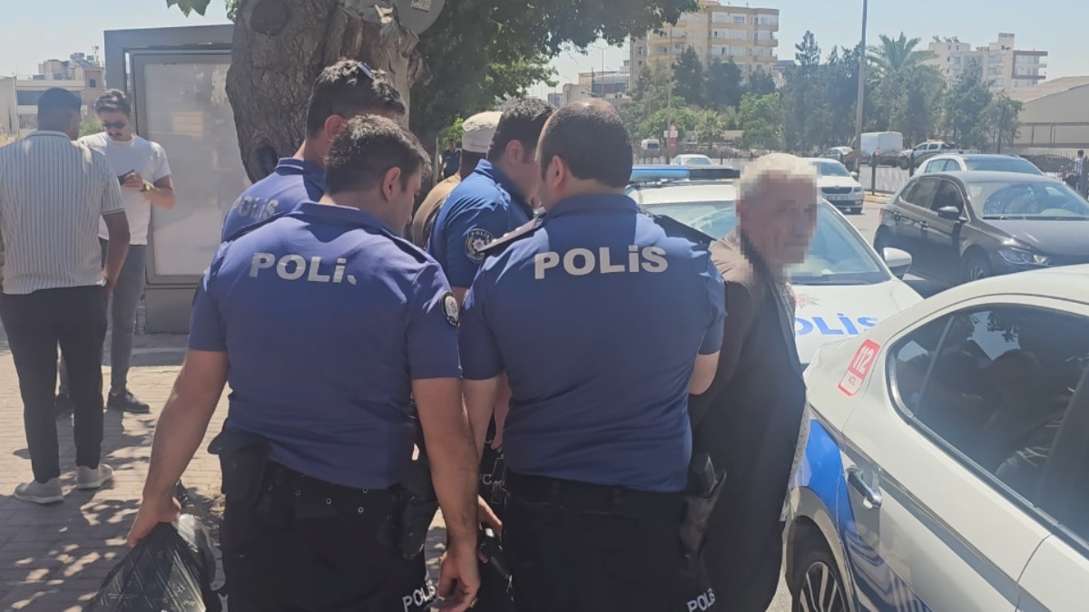 Durakta bekleyen eşini vurdu, polise teslim oldu