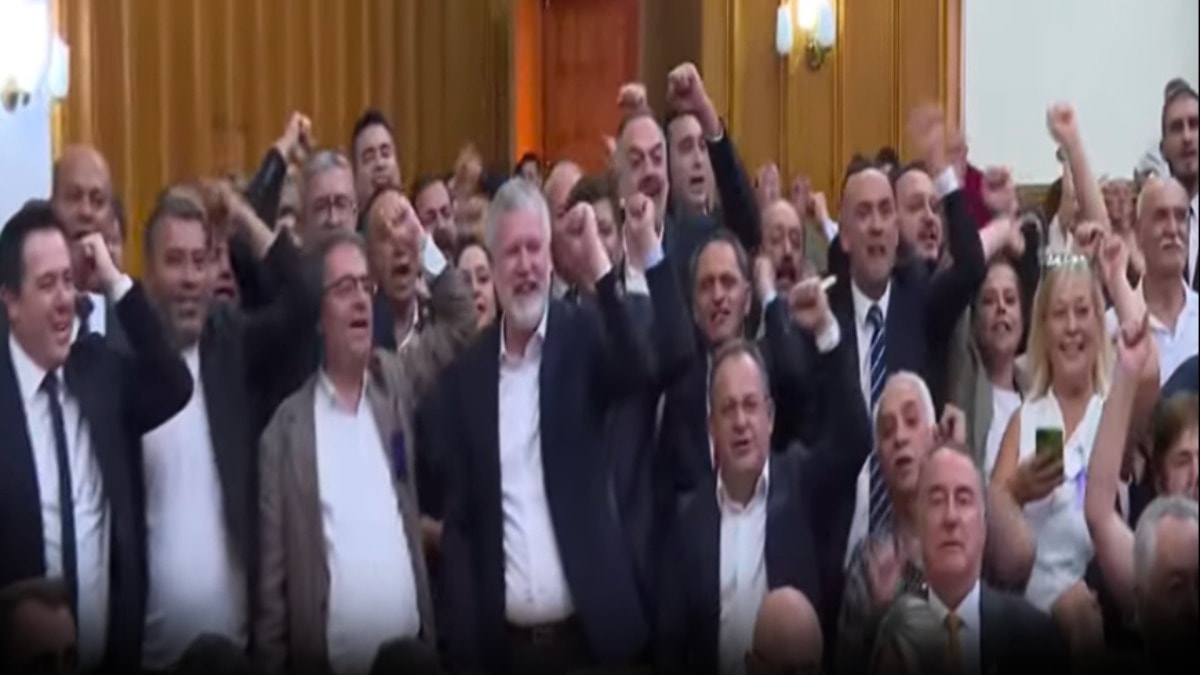 CHP'de tarihi konuşma coşkusu
