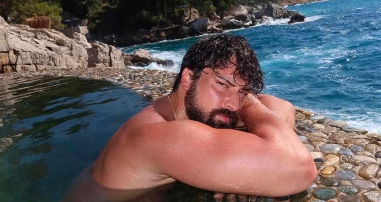 Alp Navruz’un Fethiye’deki Yeni Tarzı Göz Kamaştırıyor