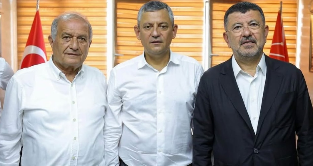 Özel'in yeni parti kararının ardından Hekimhan Belediye Başkanı CHP'den istifa etti