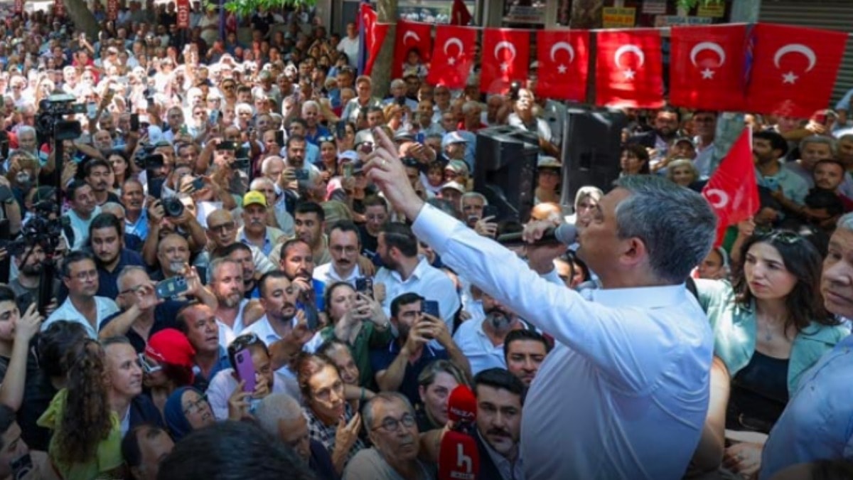 Özgür Özel'den Adana'da yeni parti mesajı: 'Çok yakında yeni bir yol açacağız'