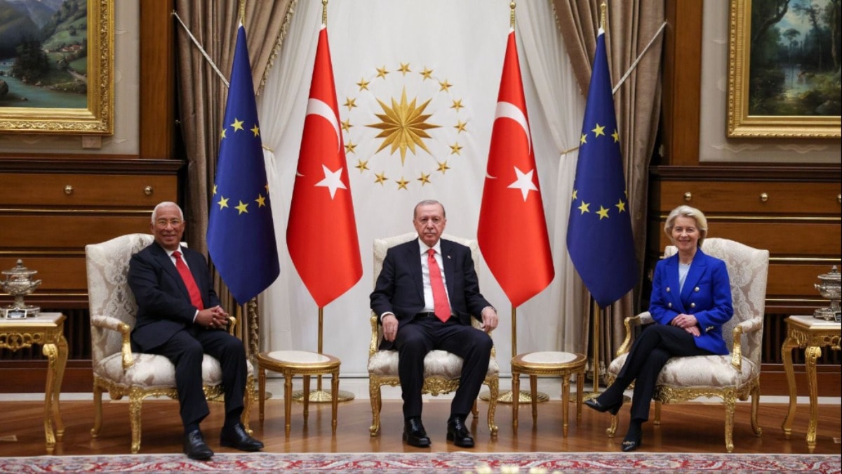 Külliye'deki 'koltuk krizi' böyle aşıldı