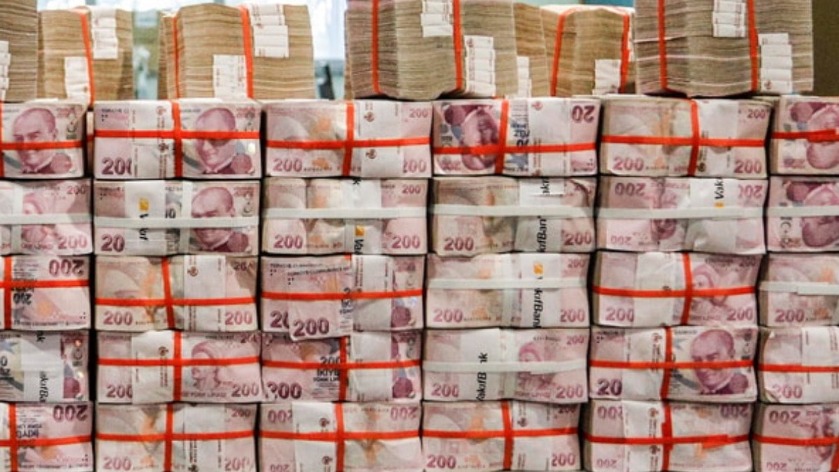 Vergi yetmedi borç rekor kırdı