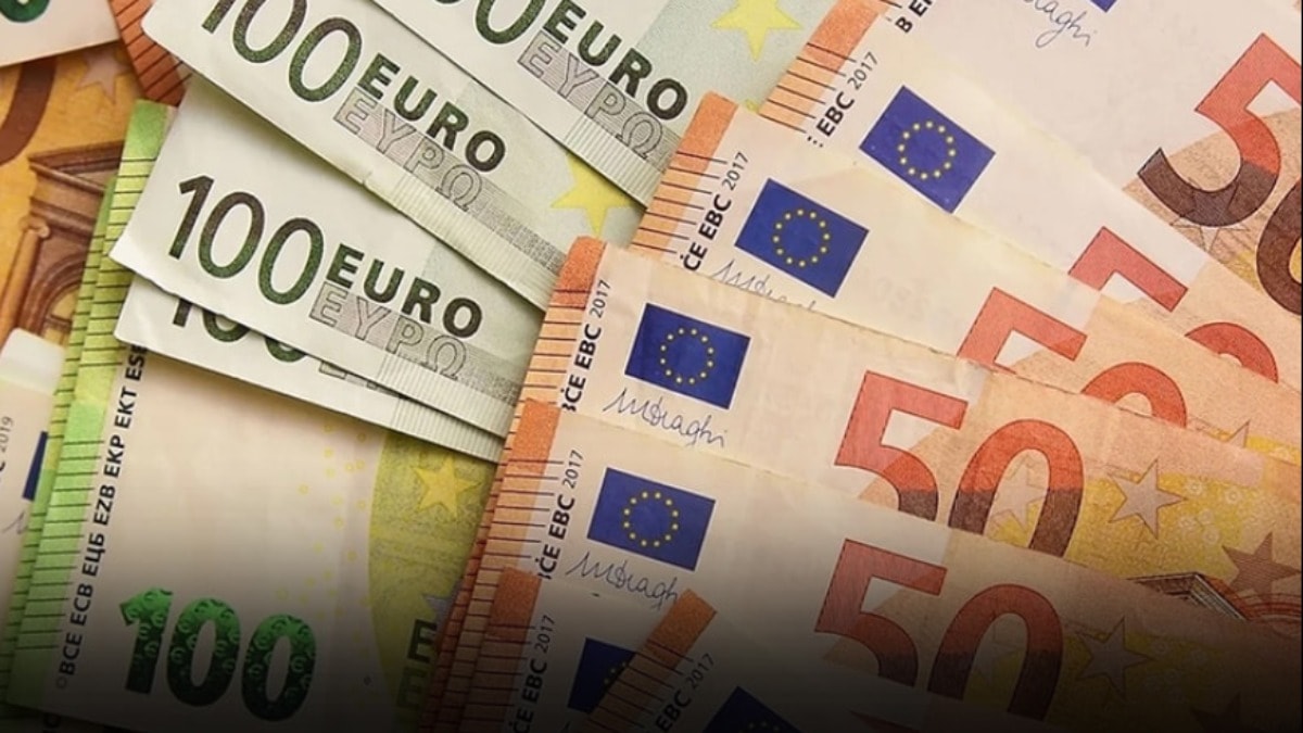 Çeyrek asır sonra eurolar değişiyor