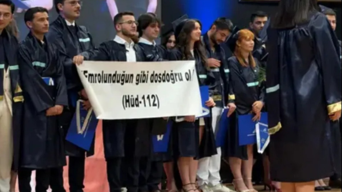 Yeditepe pankartçısının arşivinden AKP'nin ağır topları çıktı