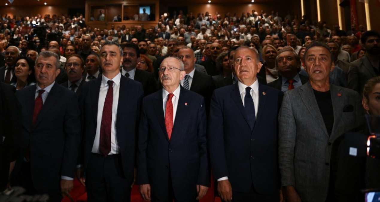 Kılıçdaroğlu'nun rozet töreninde skandal: 950 liraya figüran tutmuşlar