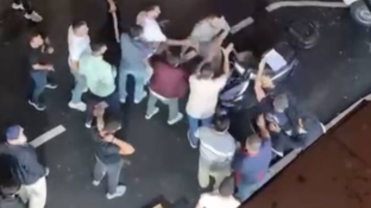 Gaziosmanpaşa'da esnafla zabıta birbirine girdi!
