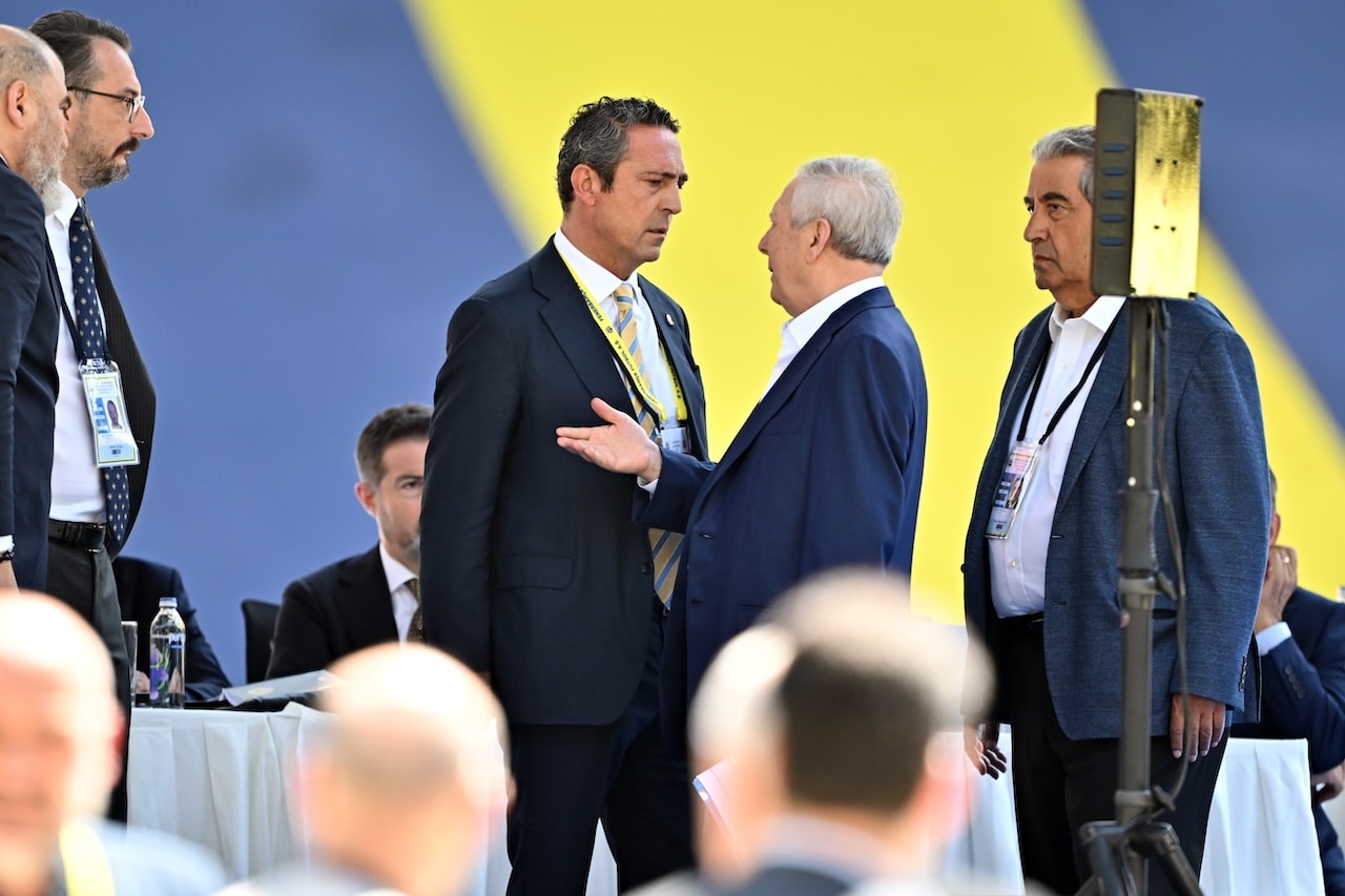 UEFA’dan gelen 7 milyon Euro’luk ceza, iki güçlü cepheyi karşı karşıya getirdi! Koç-Yıldırım polemiği