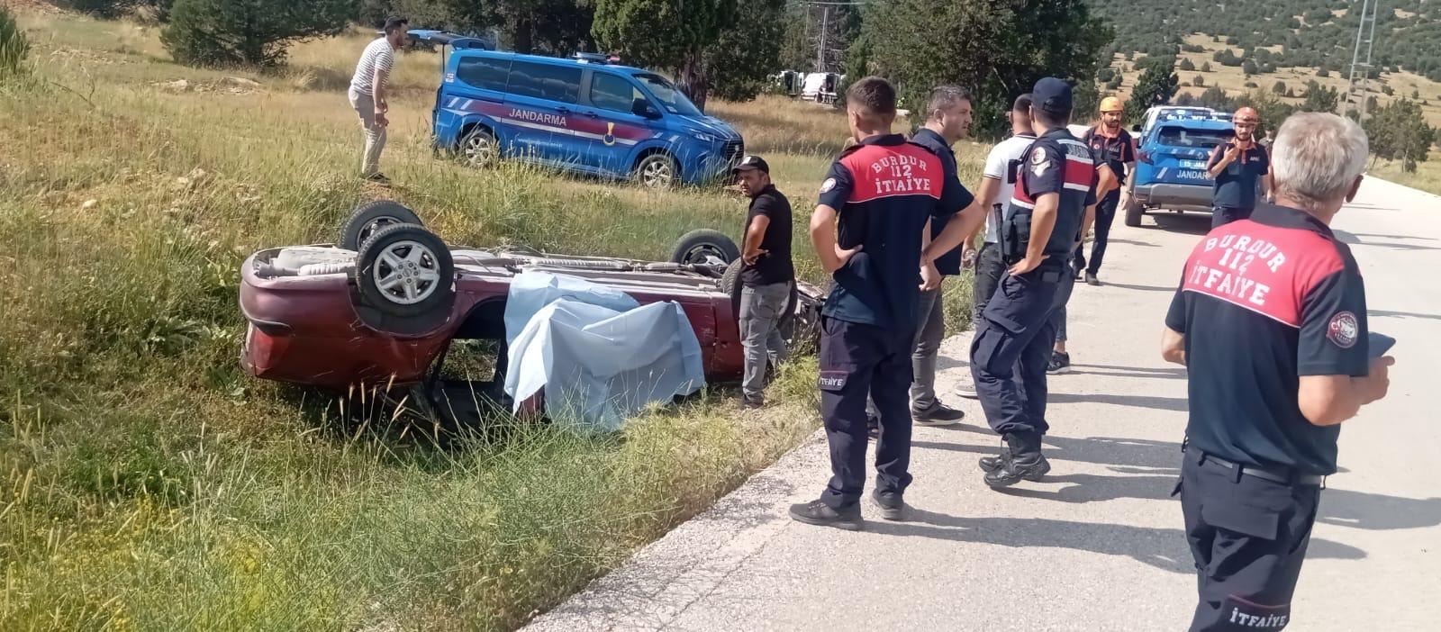 Burdur'da kaza: Şarampole devrilen otomobilin sürücüsü öldü