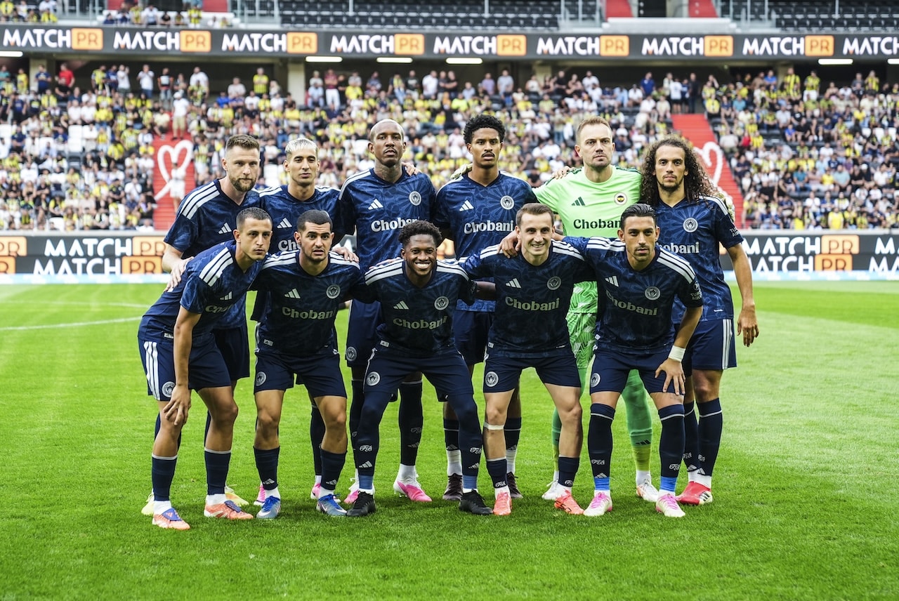 Fenerbahçe UEFA kadrosunu açıkladı! Listede sürpriz var
