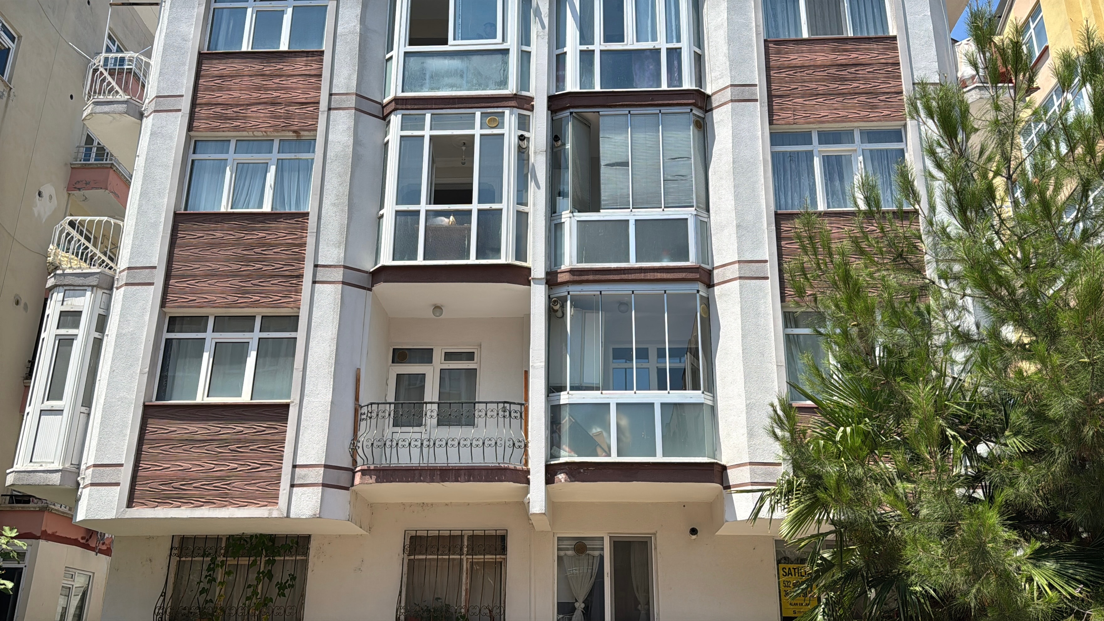 Kötü koku ekipleri harekete geçirdi... Ablasının cesediyle bir hafta aynı evde kalmış