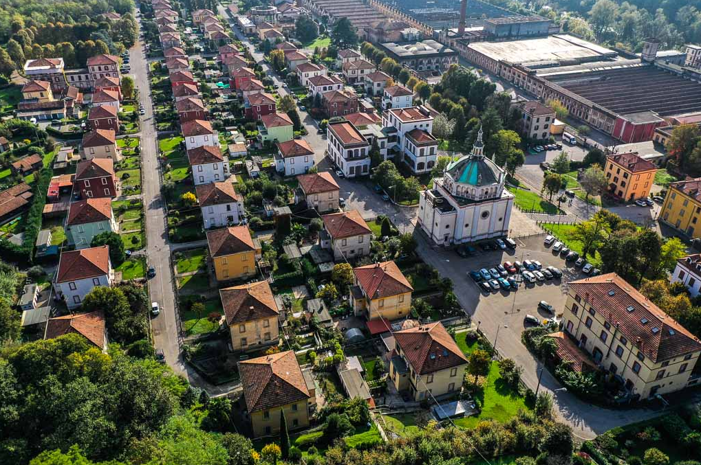 Fabrika için satın aldığı araziyi koca bir şehre çevirdi