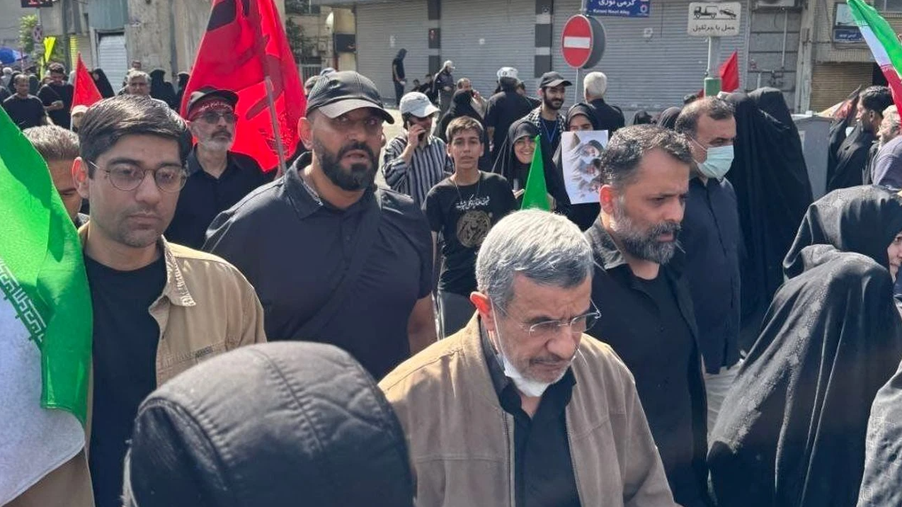 Sırların Perdeyi Araladığı An: Ahmedinejad'ın Geri Dönüşü