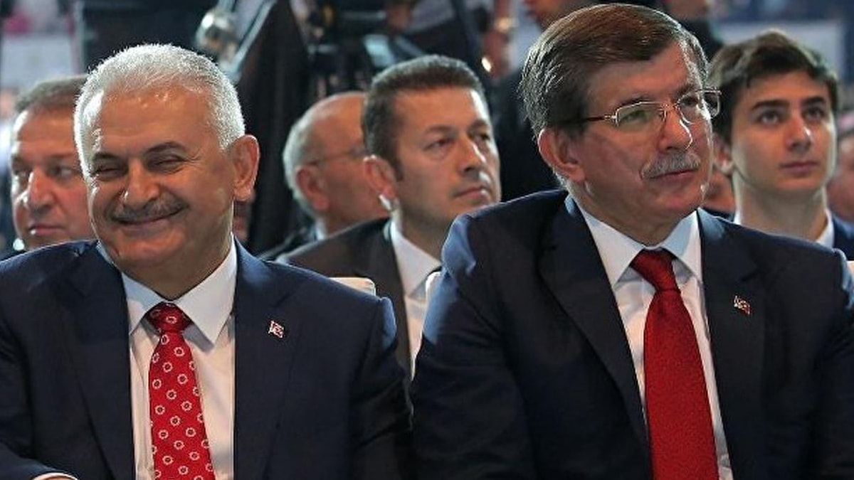 Davutoğlu'ndan Yıldırım'a 15 Temmuz'la ilgili zehir zemberek sözler