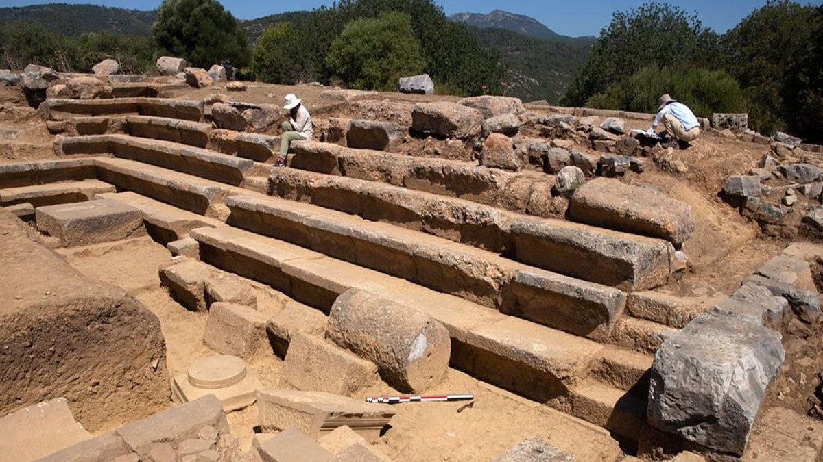 Burnumuzun dibinden 2500 yıllık servet çıktı: Hem de saf altın