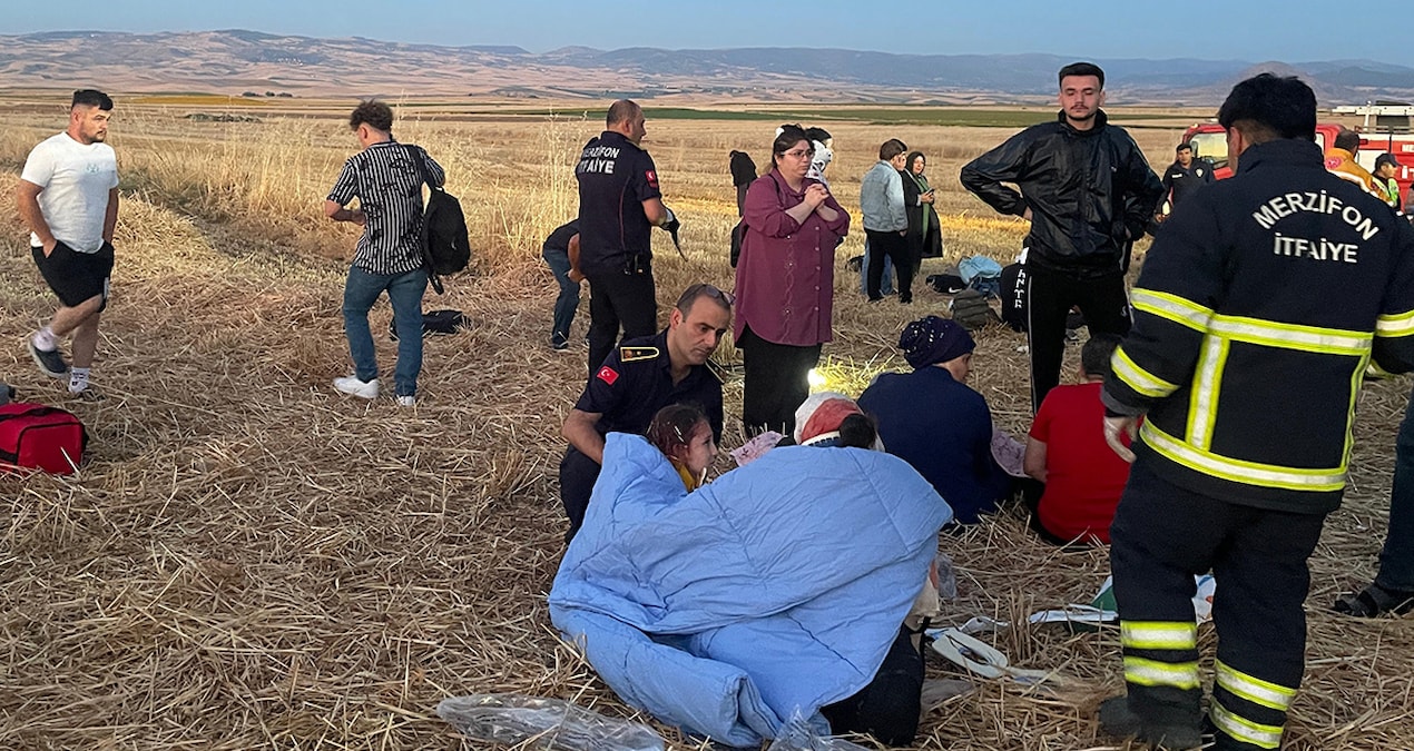 Yolcu Otobüsü Devrildi: Çok Sayıda Yaralı Hastanelere Kaldırıldı