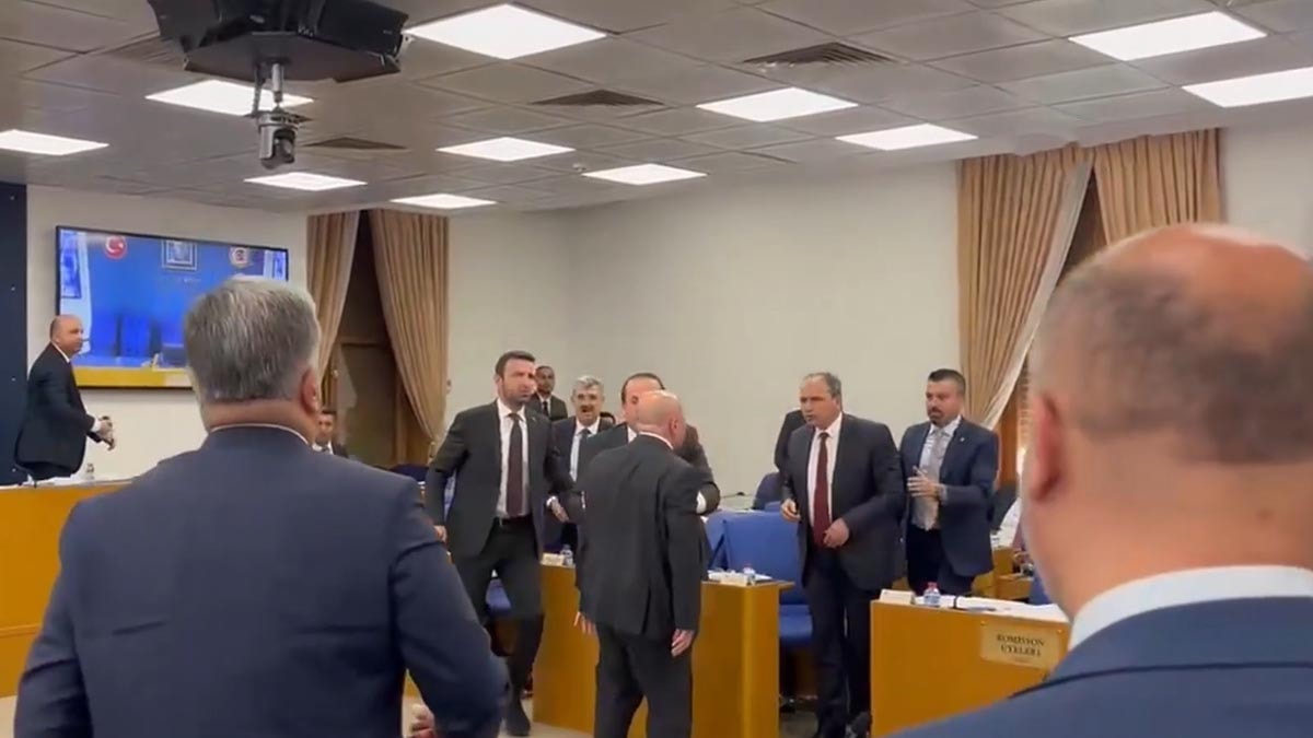 AKP'li Güneş ve İYİ Partili Usta arasında gerginlik