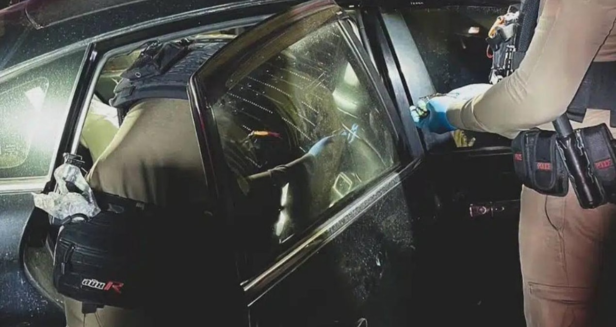 Arabasına binen adam hayatının şokunu yaşadı: Hemen polisi aradı