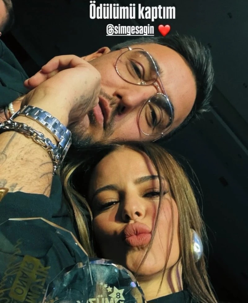 ''TATLI BİR İLİŞKİ İÇİNDEYİM''