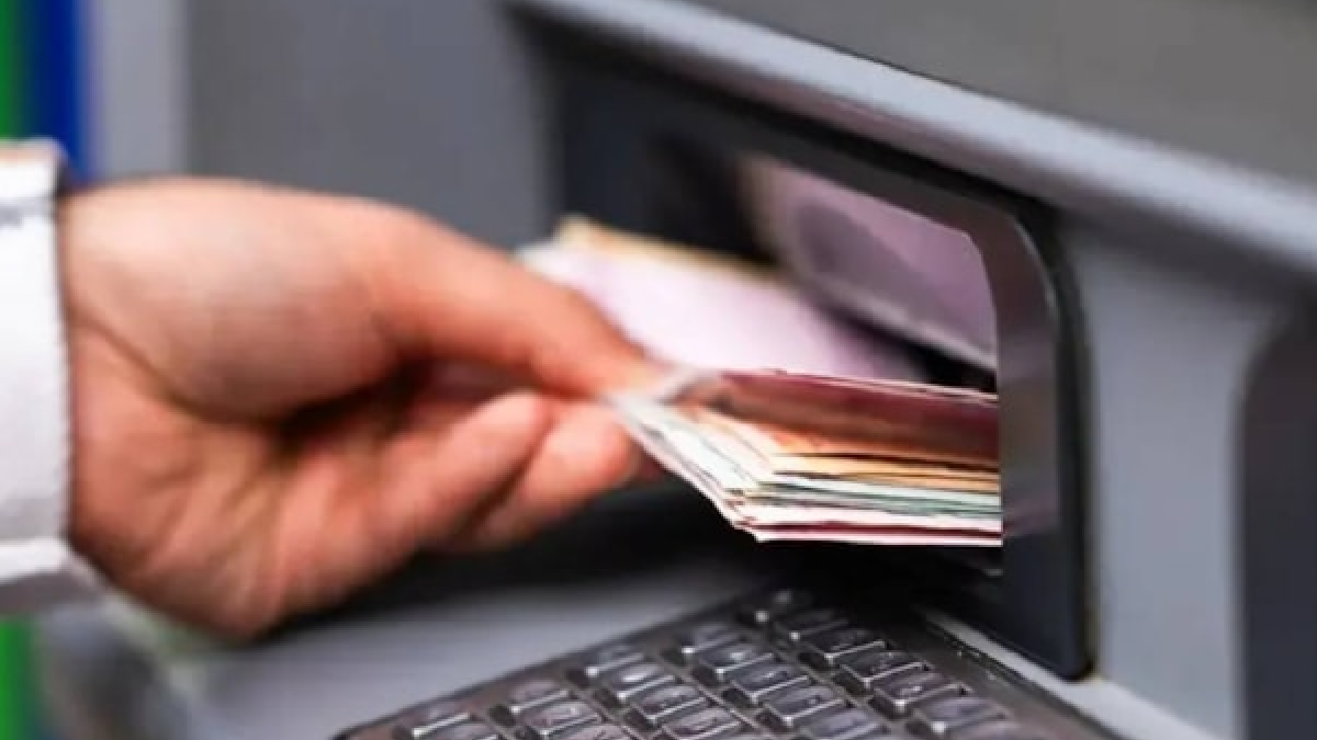 ATM'ye para yatırırken bunu yapanın parasına anında bloke konuluyor
