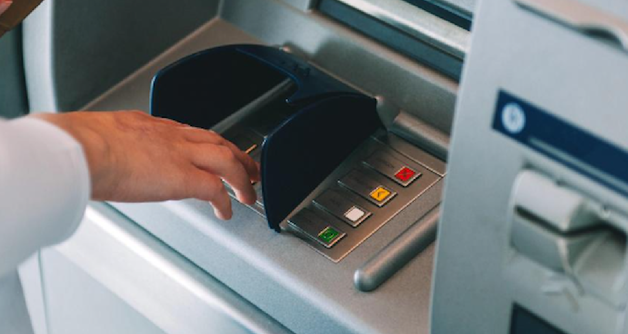 ATM'de bunu görenler işlem yapmadan geri dönüyor