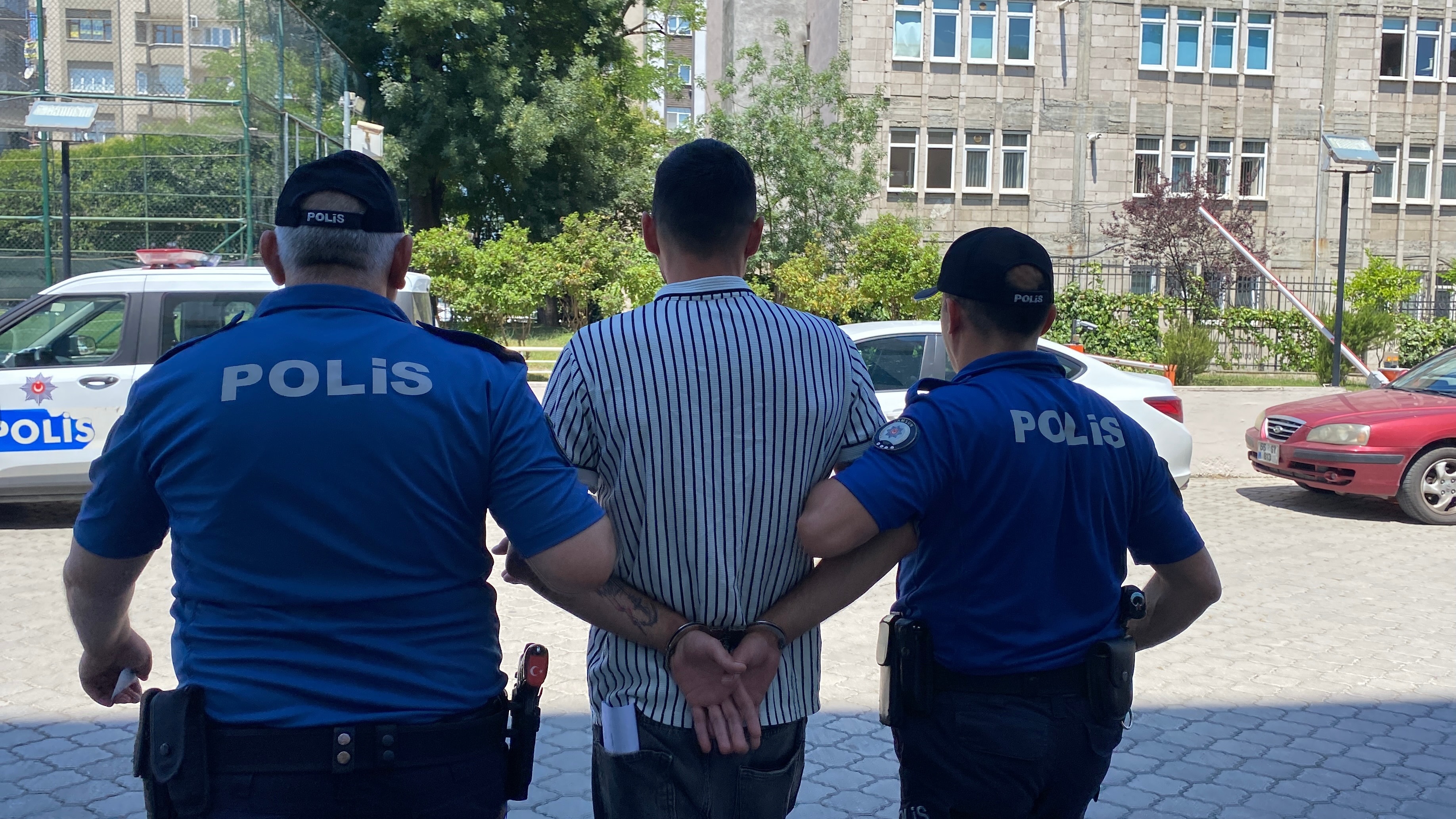‘Benim yanımda çöp toplayamazsın’ dediği temizlik işçisinin burnunu kırdı