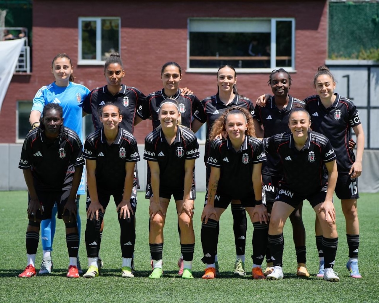 Beşiktaş’ta dev ayrılık kararı! 10 futbolcu birden