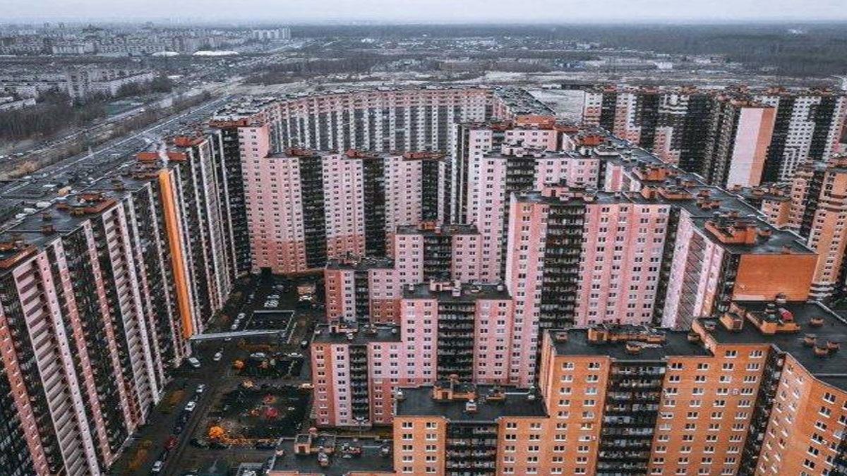 18 bin kişi tek bir çatı altında yaşıyor 