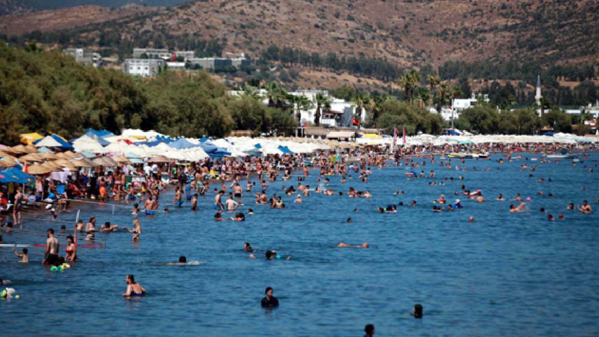 Yüz binlerce turist rotasını bu ilçemize çevirdi: Akın akın geliyorlar, otellerde yer kalmadı