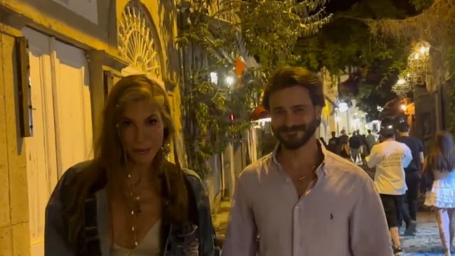 ÇAĞLA ŞIKEL YENİ SEVGİLİSİYLE EL ELE