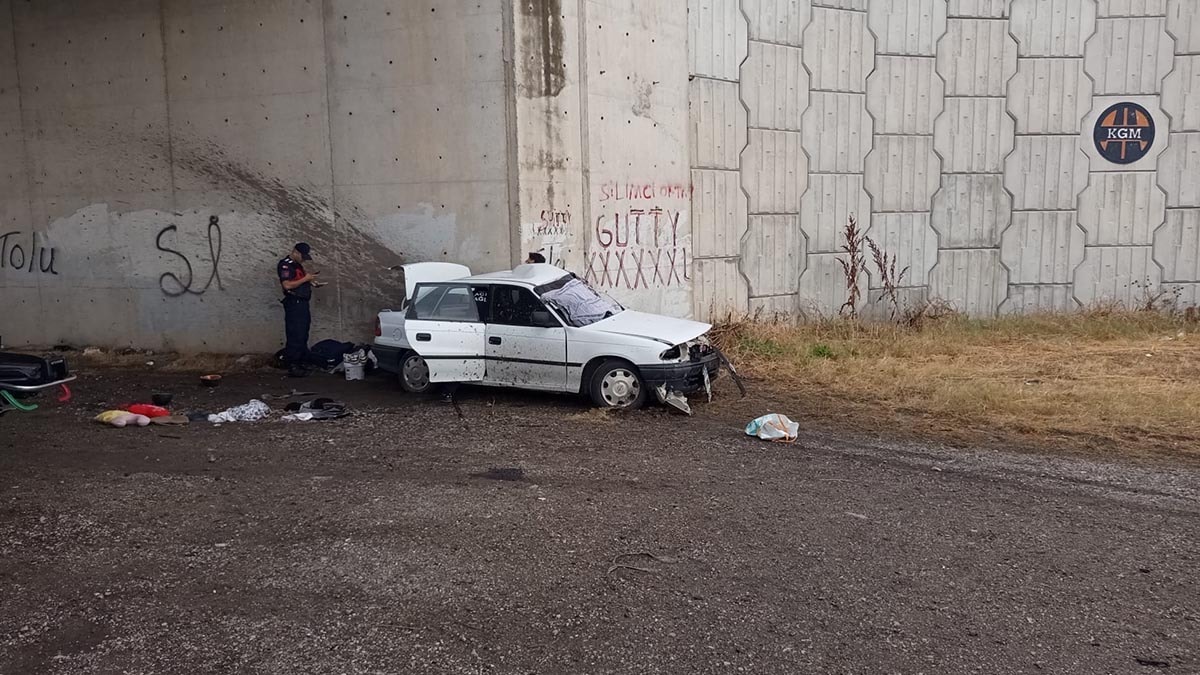 Bursa'da feci kaza: 3 kişi öldü