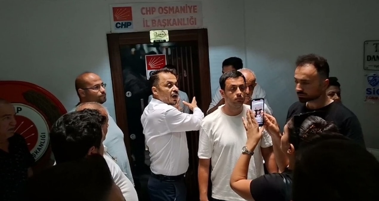Kılıçdaroğlu MYK'sının atadığı yönetim, il binasına çilingirle girdi