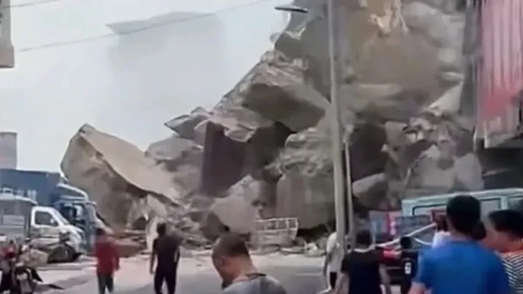 Çin'de heyelan faciası: 8 kişi hayatını kaybetti, 34 kişi kayıp