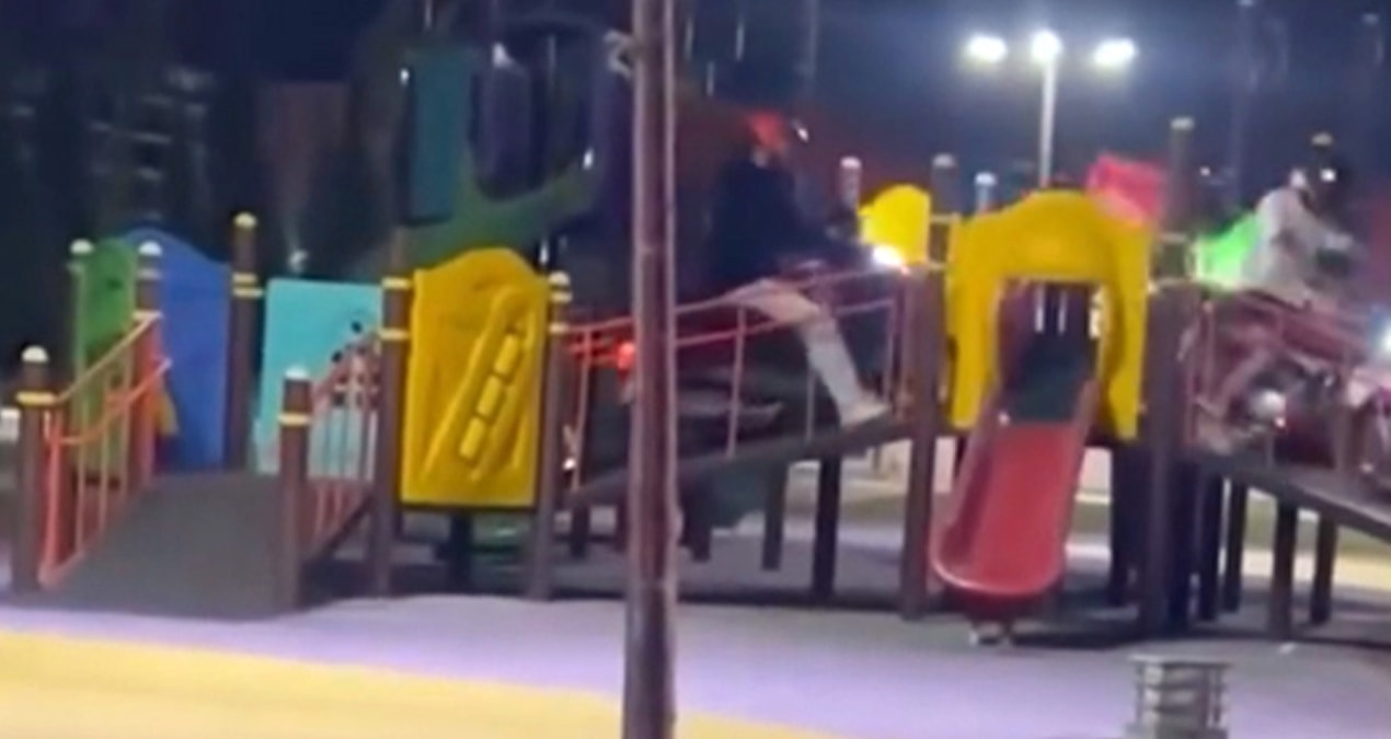 Çocuk parkını piste çeviren kuryelere ceza yağdı