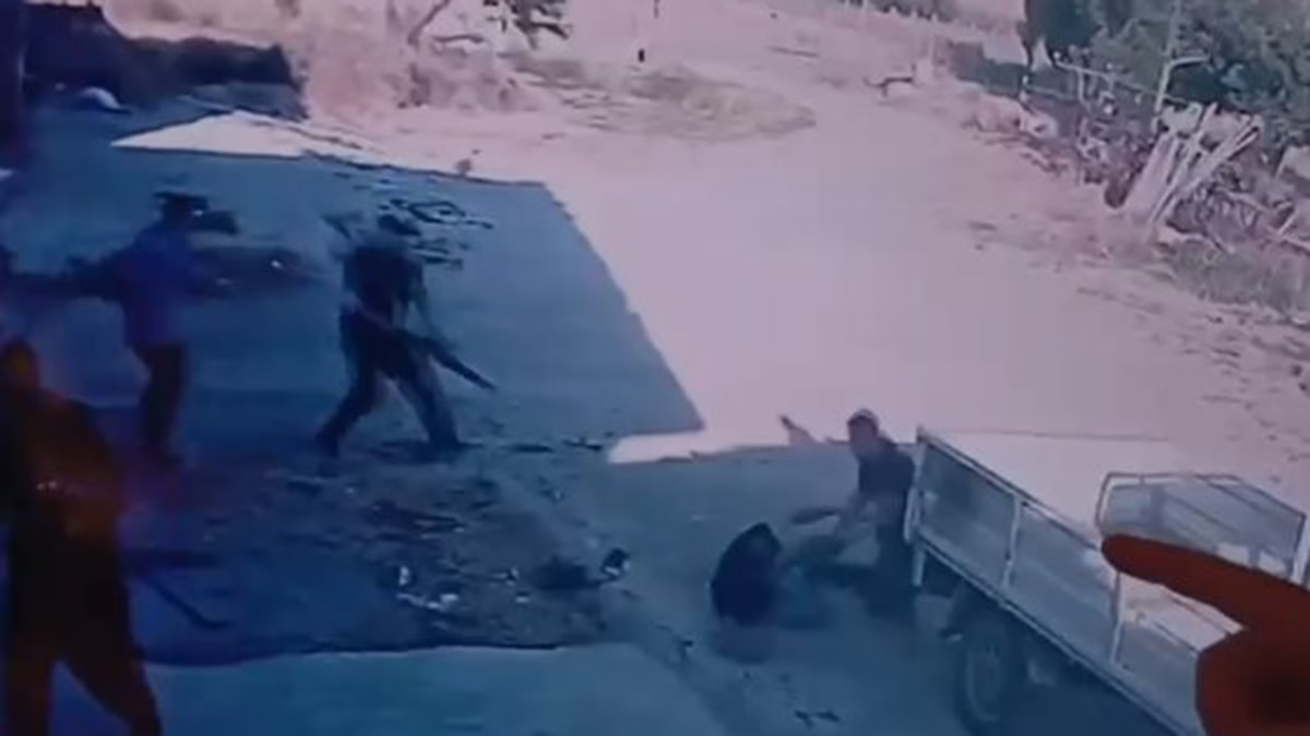 İş yeri sahipleri çöp yüzünden birbirine girdi