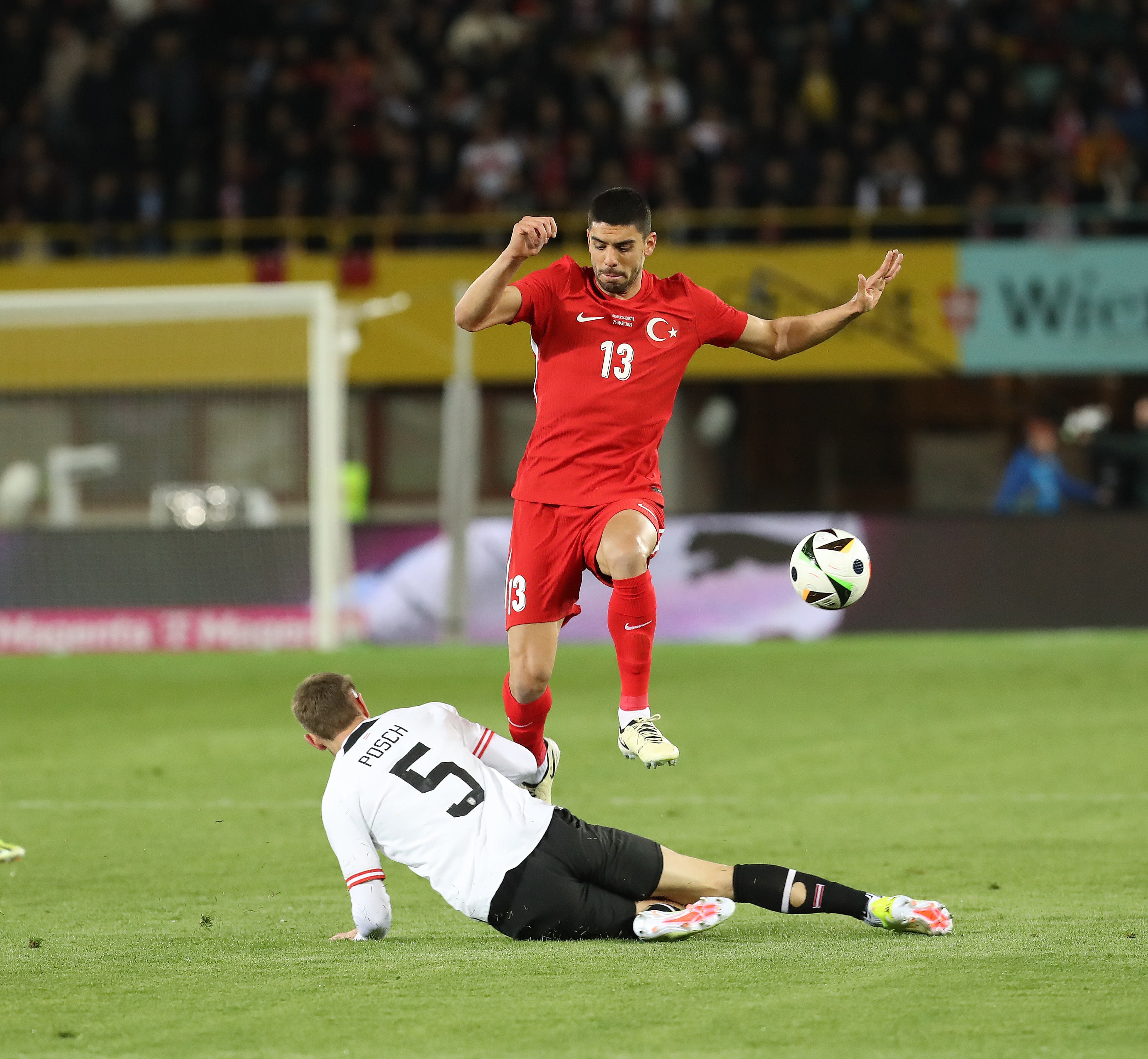 Ezeli rakipler, Cenk Özkaçar için karşı karşıya
