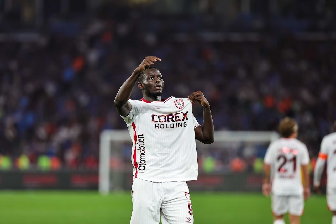 Samsunsporlu Mouandilmadji Galatasaray forması giydi!