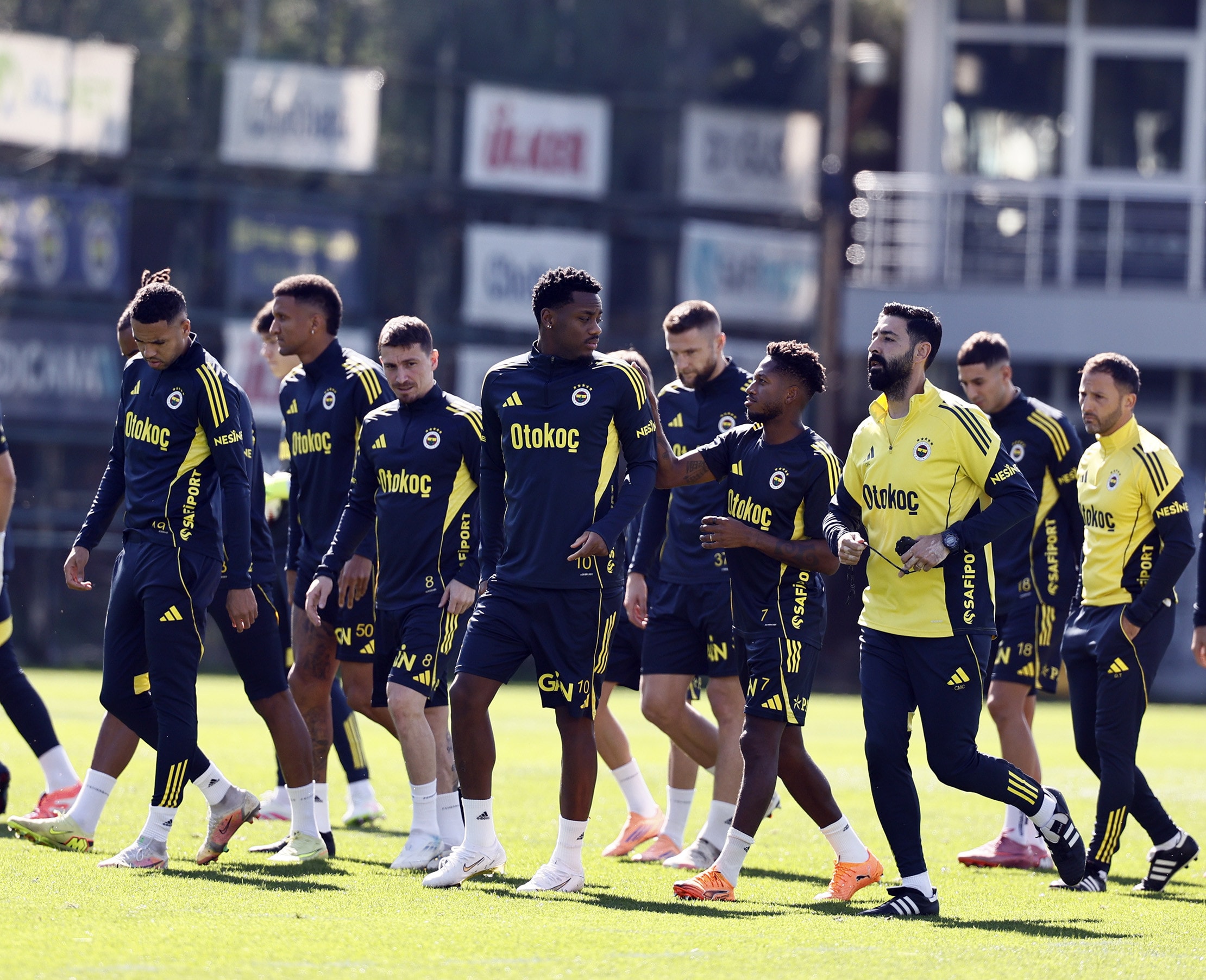 Fenerbahçe'den gideli 6 ay oldu, yeni kulübü kapıyı gösterdi